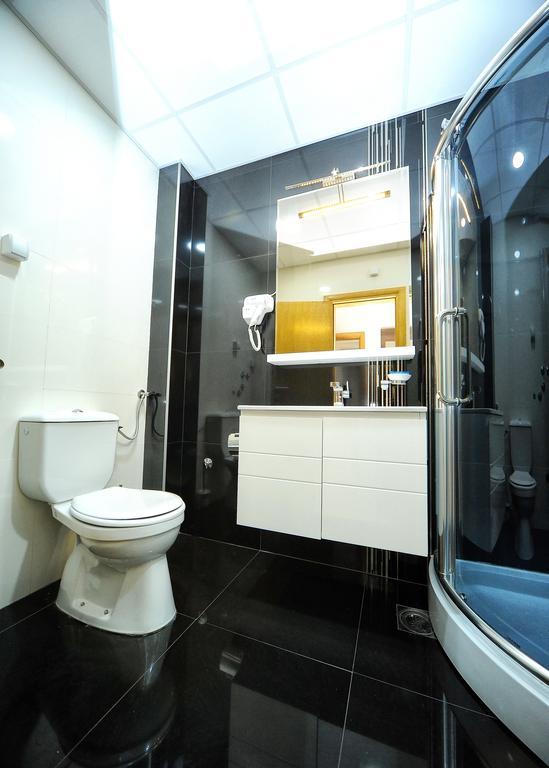 Garni Uni Elita Lux Hotel Ni Стая снимка