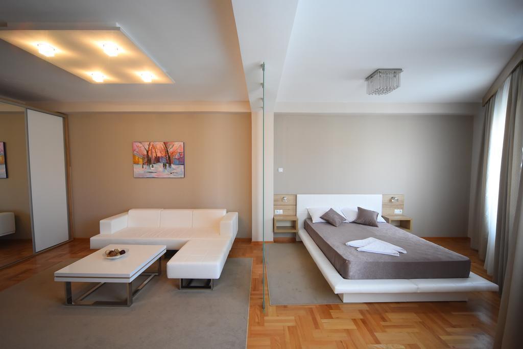 Garni Uni Elita Lux Hotel Ni Екстериор снимка